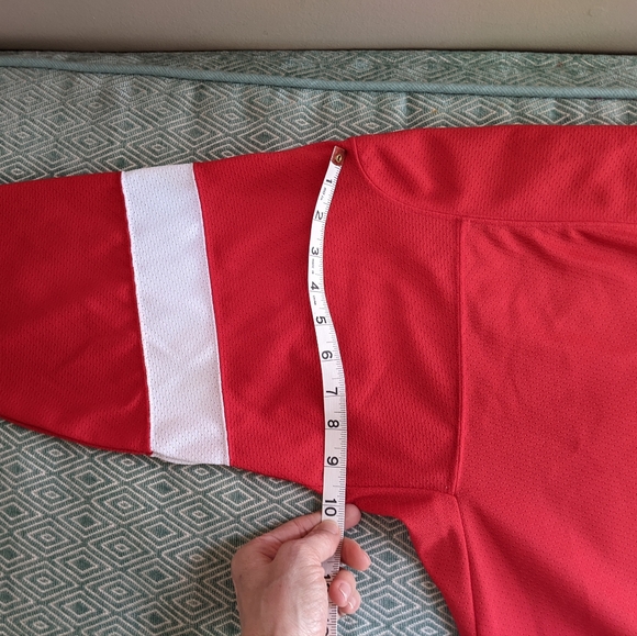 Detroit Red Wings CCM Youth Jersey X/XL - Picture 12 of 13